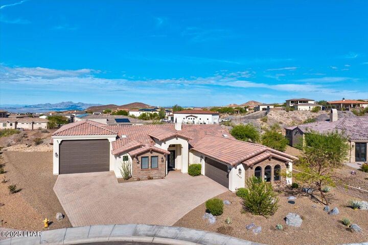 Property Photo: 4050 Avienda Del Sol AZ 86406