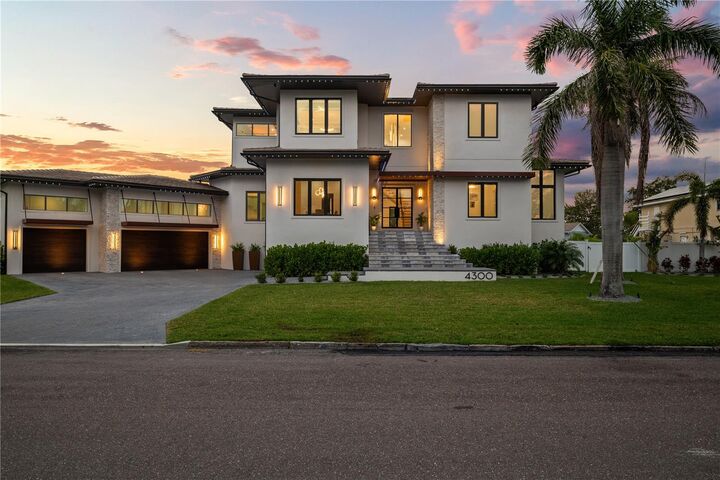 Property Photo: 4300 Bayshore Boulevard NE FL 33703