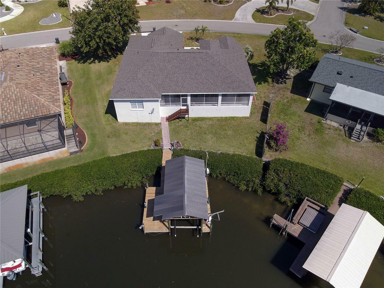 Property Photo: 802 Eagle Lane FL 33572