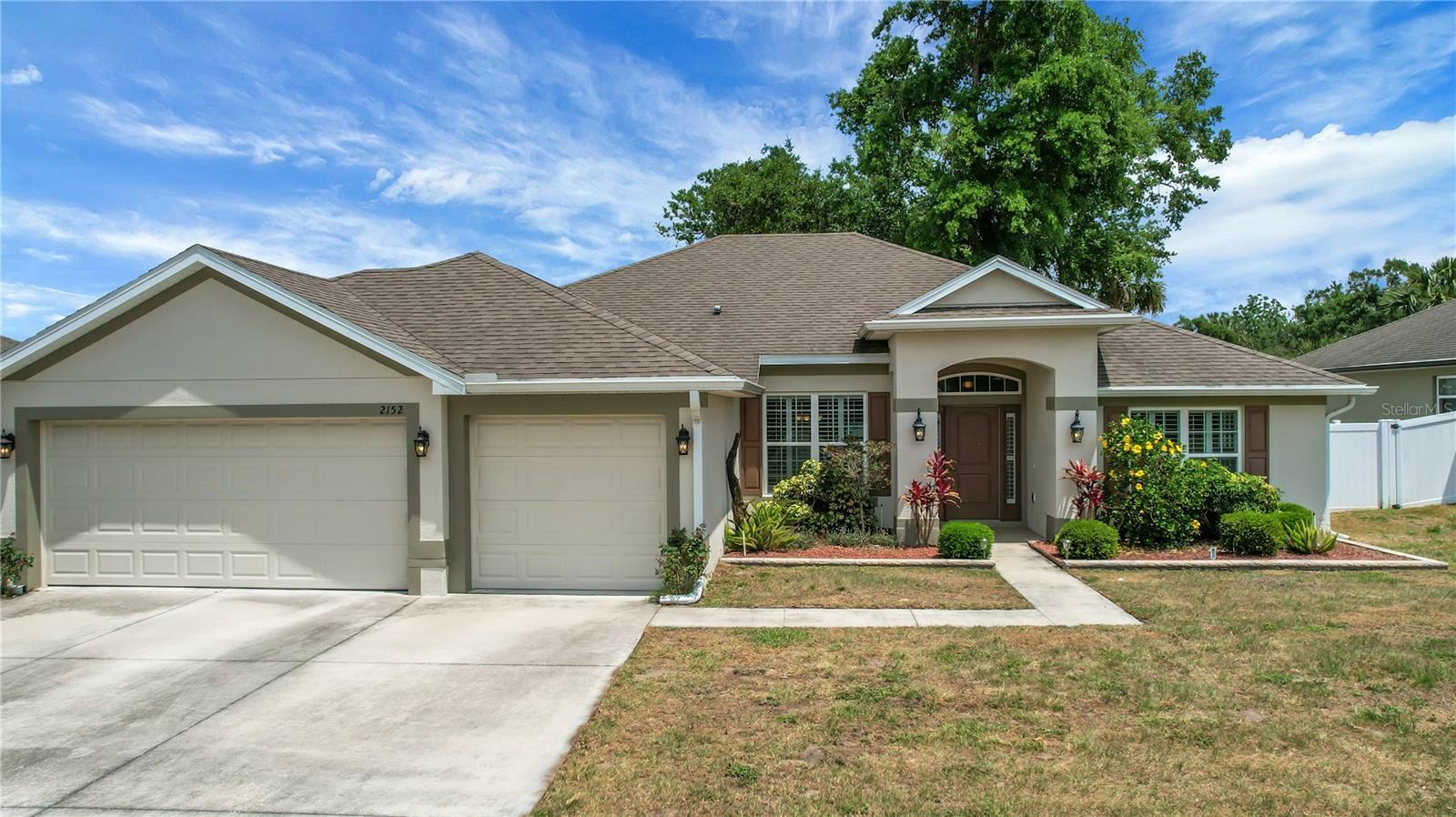 Property Photo: 2152 Angel Fish Loop FL 34748