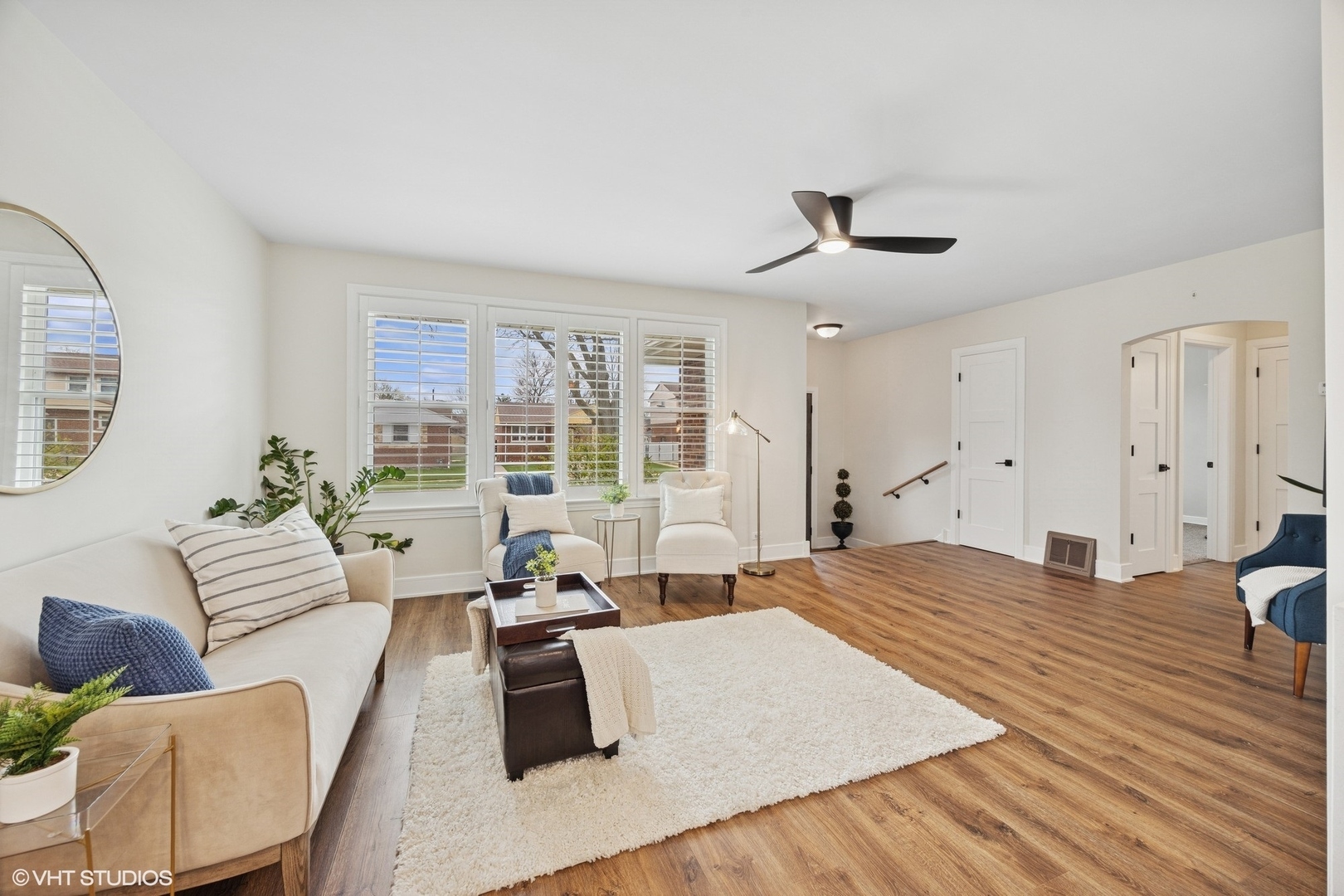 Property Photo: 10310 Oxford Street IL 60154