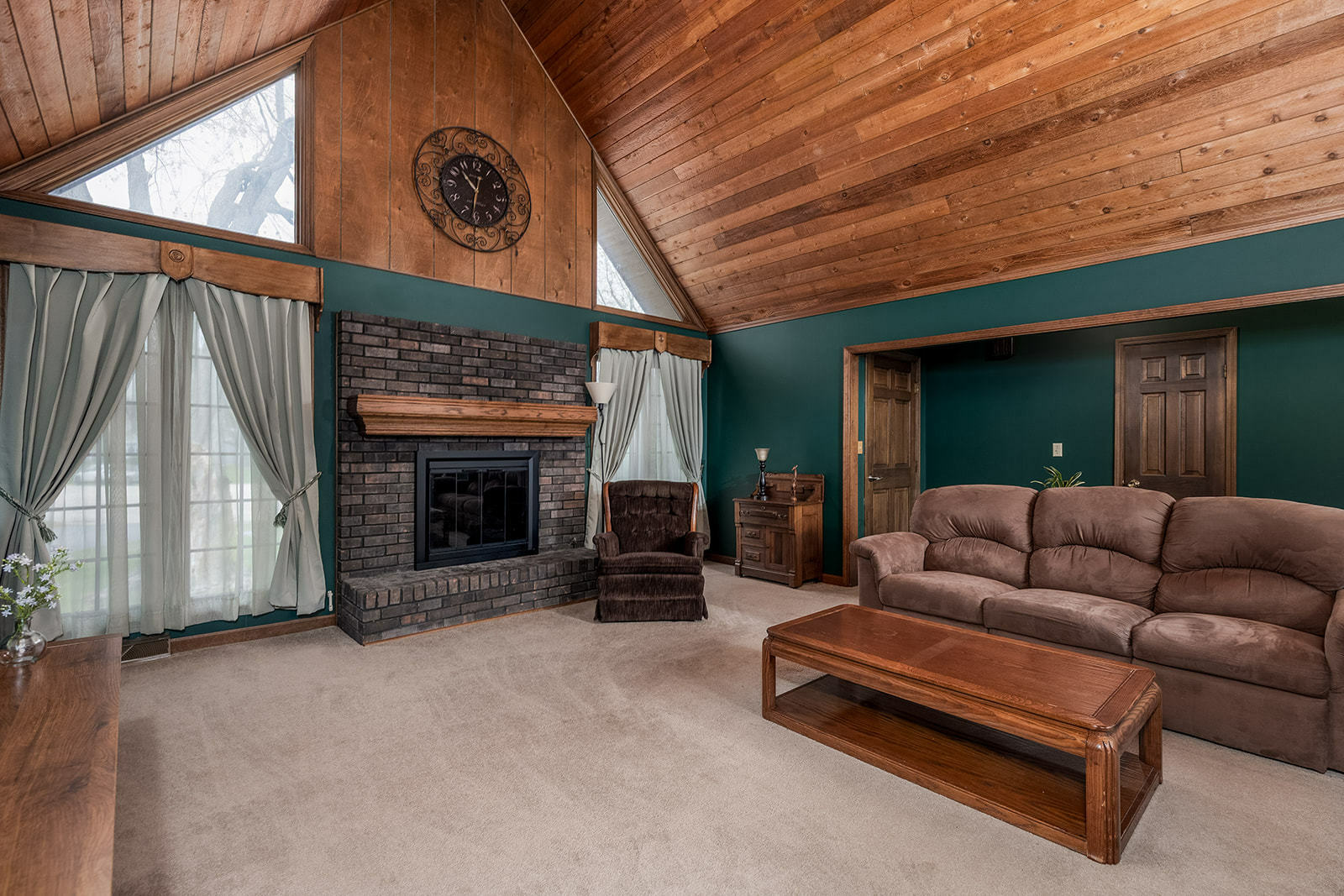 Property Photo: 118 Leisure Lane IL 60543