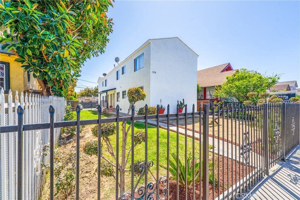 Property Photo:  346 W 41st Street  CA 90037 