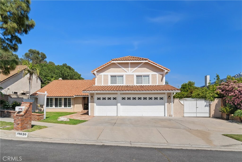 Property Photo: 11030 Cozycroft Avenue CA 91311