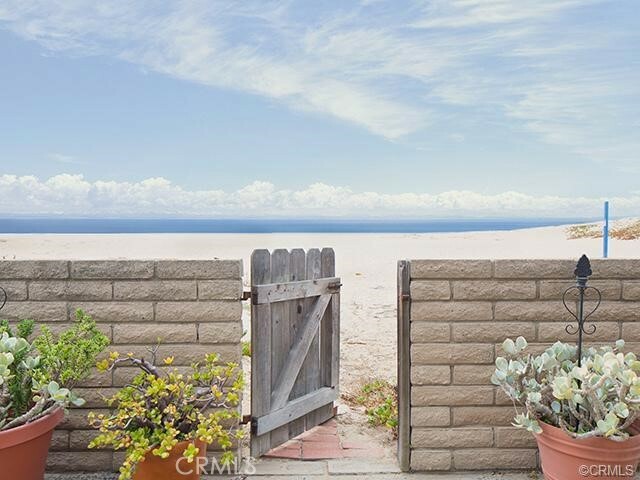 Property Photo: 1560 E Oceanfront CA 92661