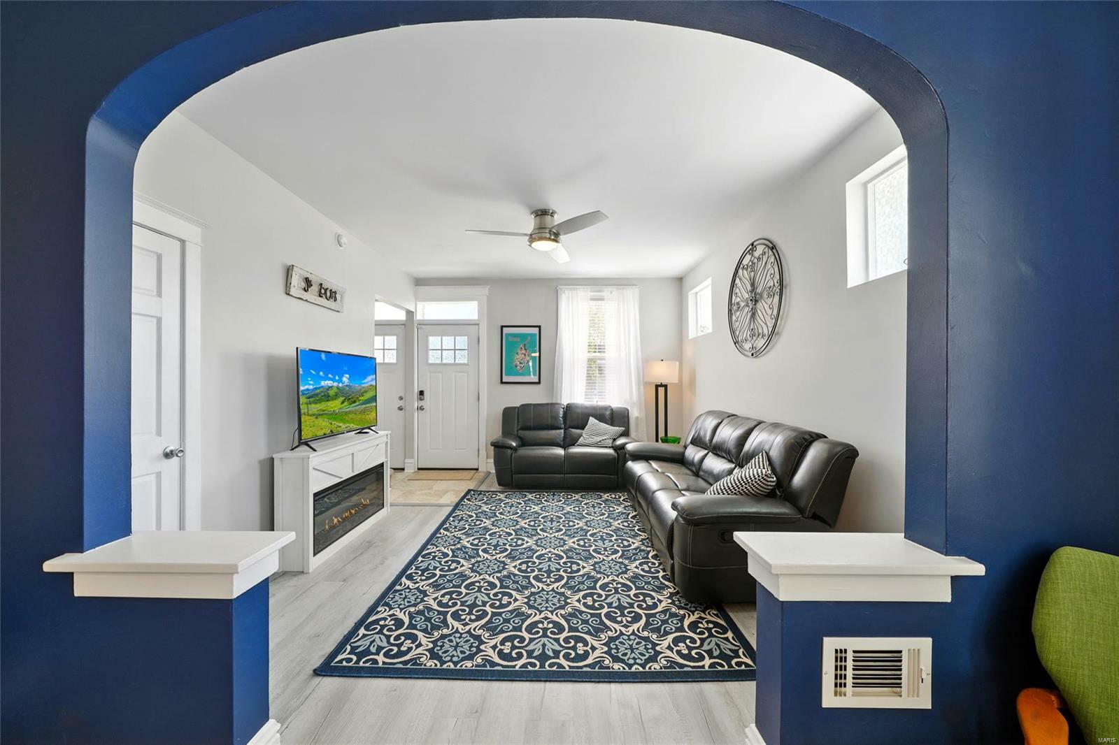 3843 S Compton Avenue  St Louis MO 63118 photo