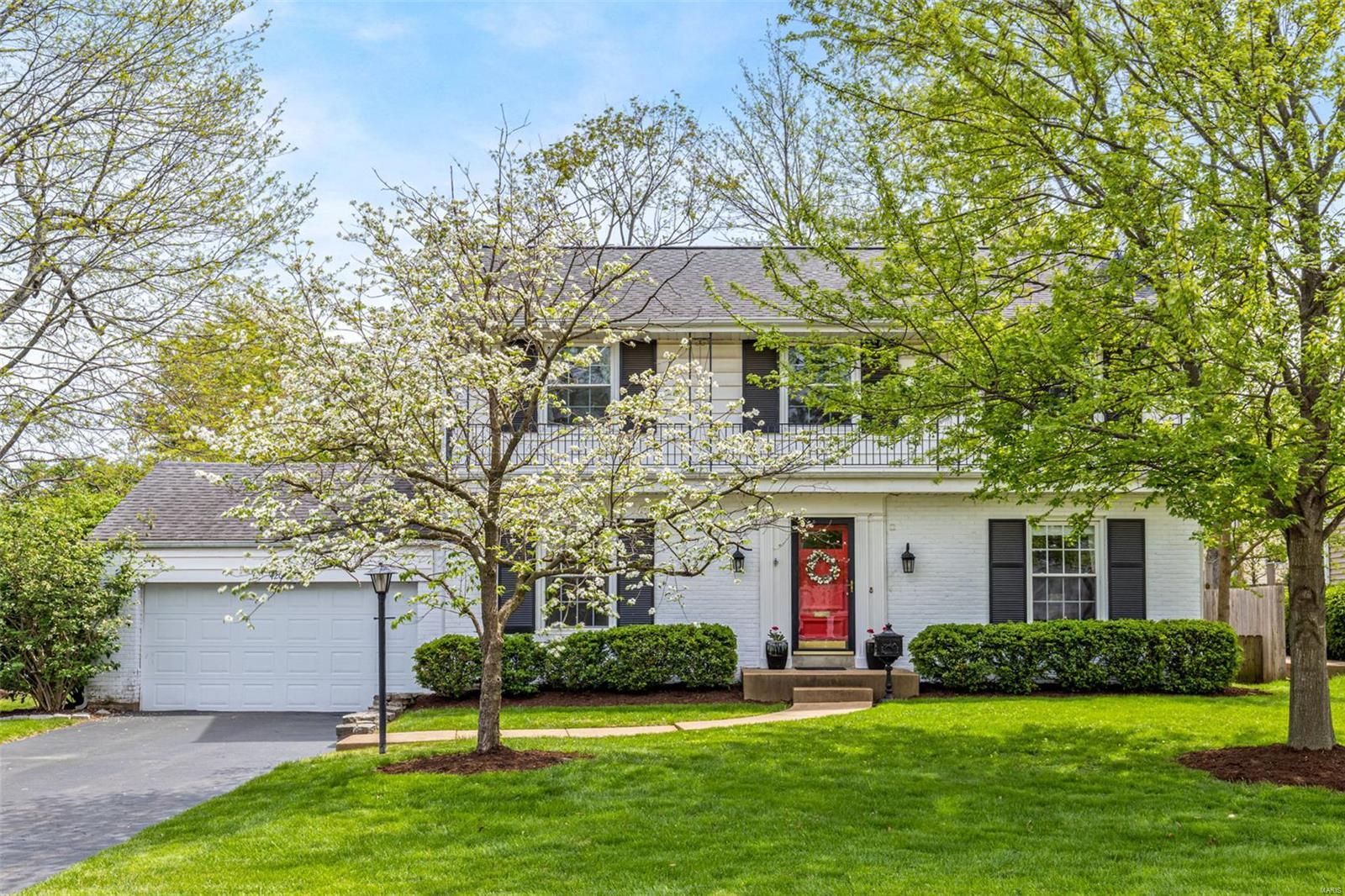 Property Photo: 420 Claybrook Lane MO 63122