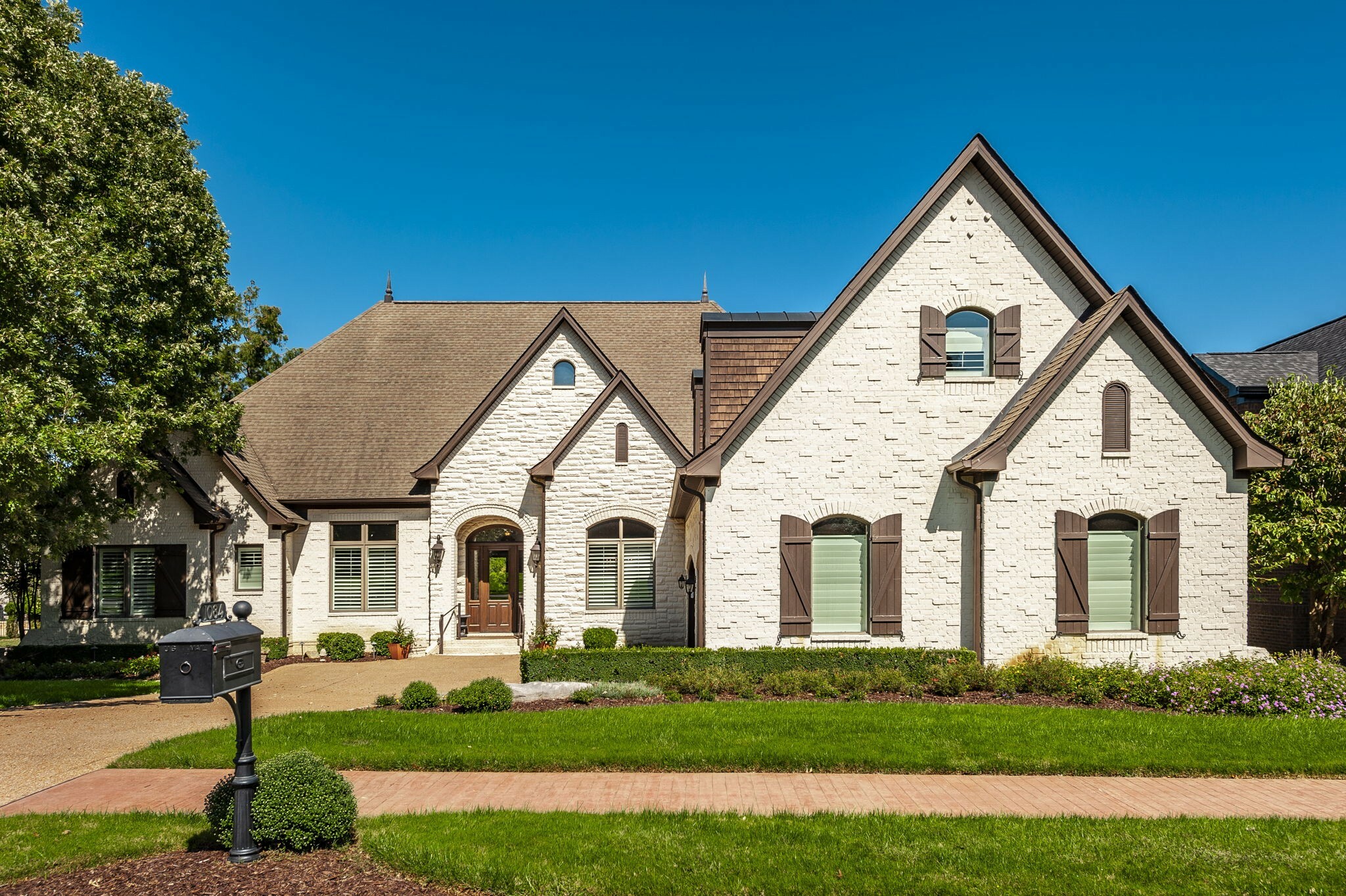 Property Photo: 1084 Sir Francis Ct TN 37066