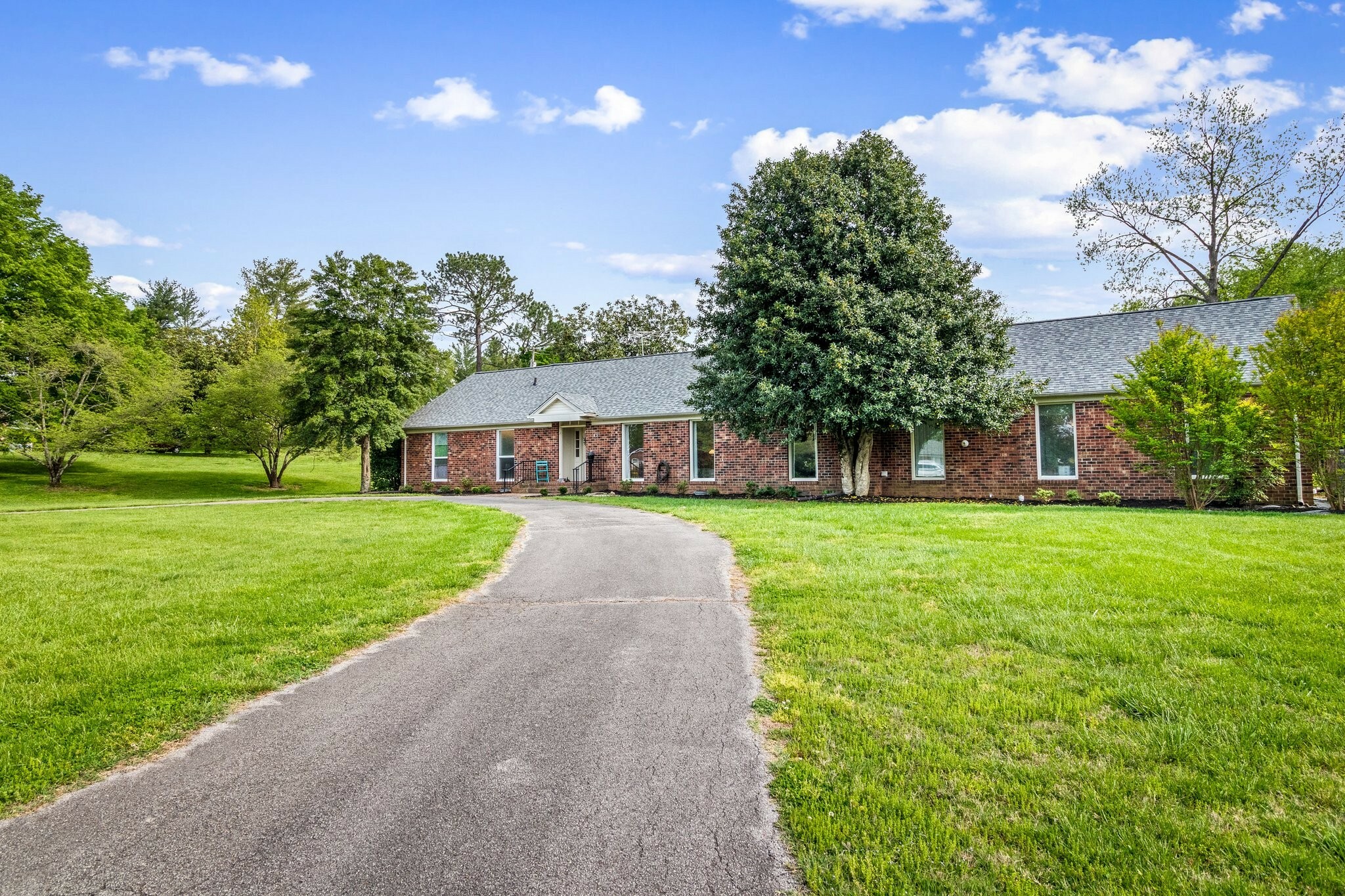 Property Photo: 431 Kimberly Dr TN 37043