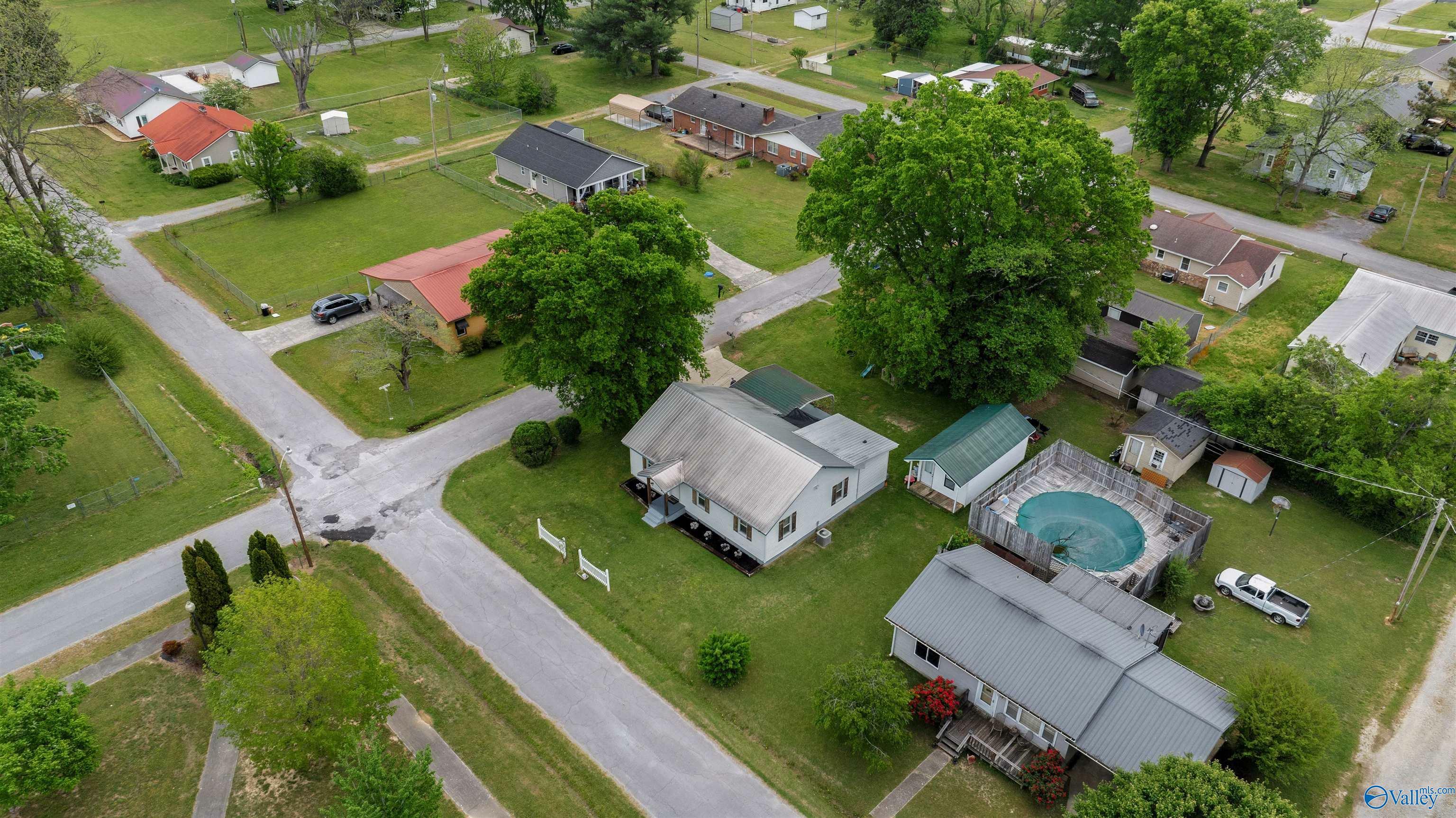 Property Photo: 302 Nebraska Avenue AL 35772