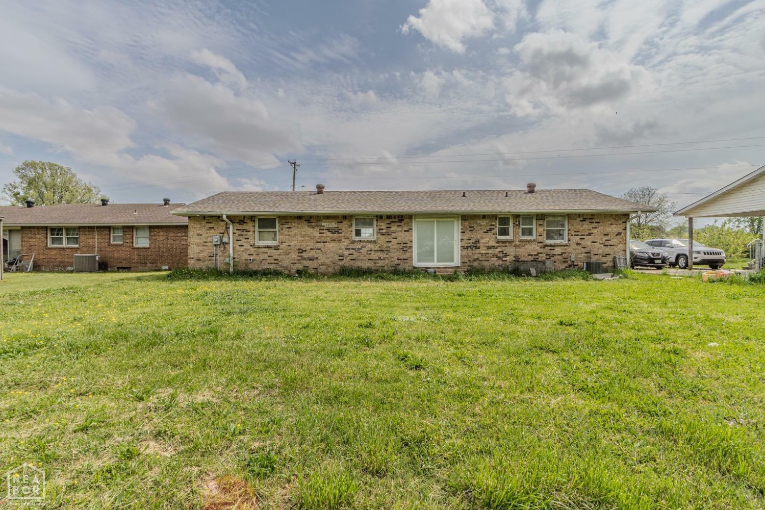 Property Photo: 2303 E Lake Street AR 72450