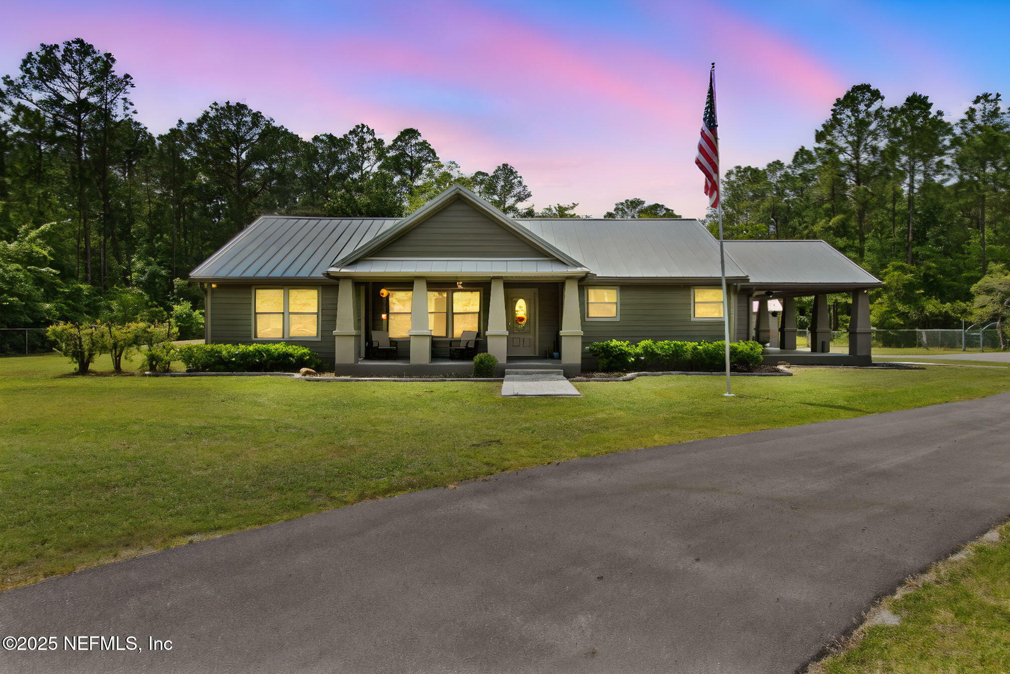 Property Photo: 11624 Chapparell Road FL 32218