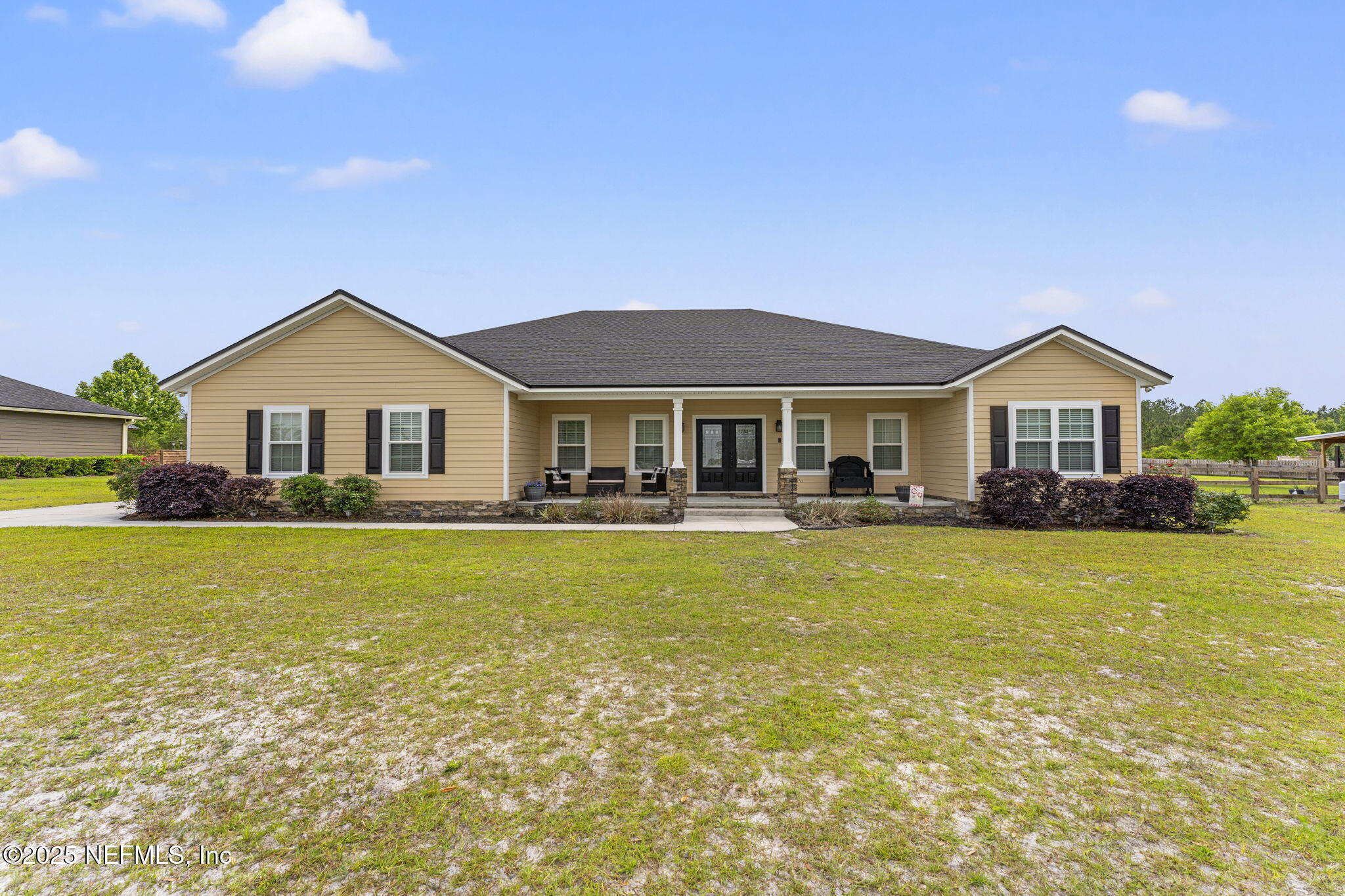 Property Photo: 8154 Hunters Ridge S FL 32040