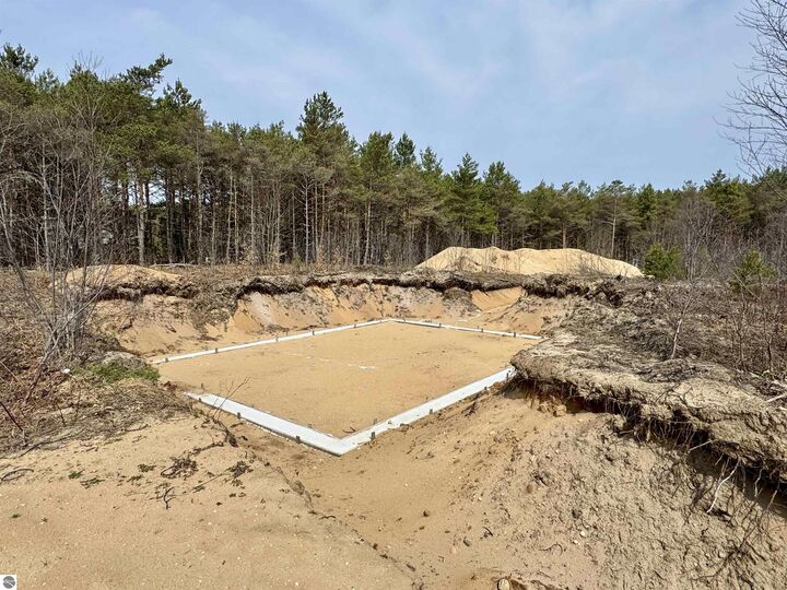 Property Photo:  2406 E 32 Road  MI 49601 