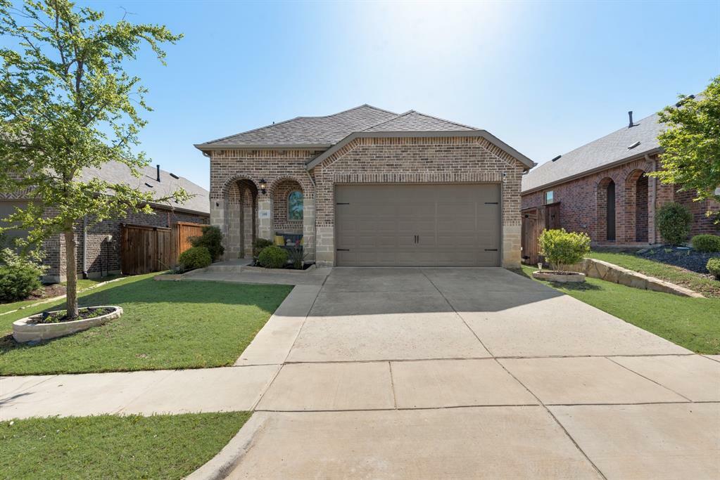 Property Photo: 1008 Shire Drive TX 76227