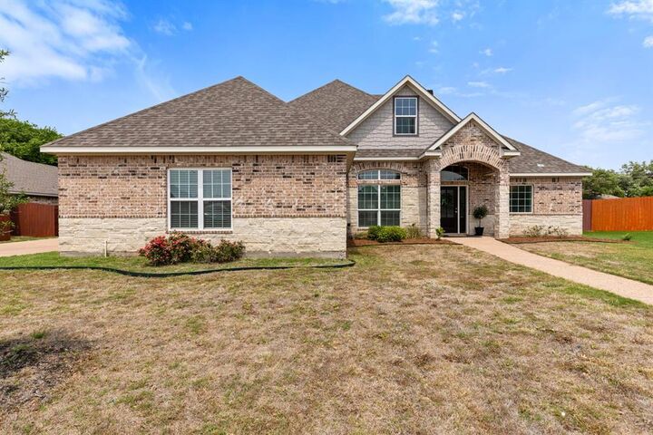 Property Photo:  805 Day Star  TX 76643