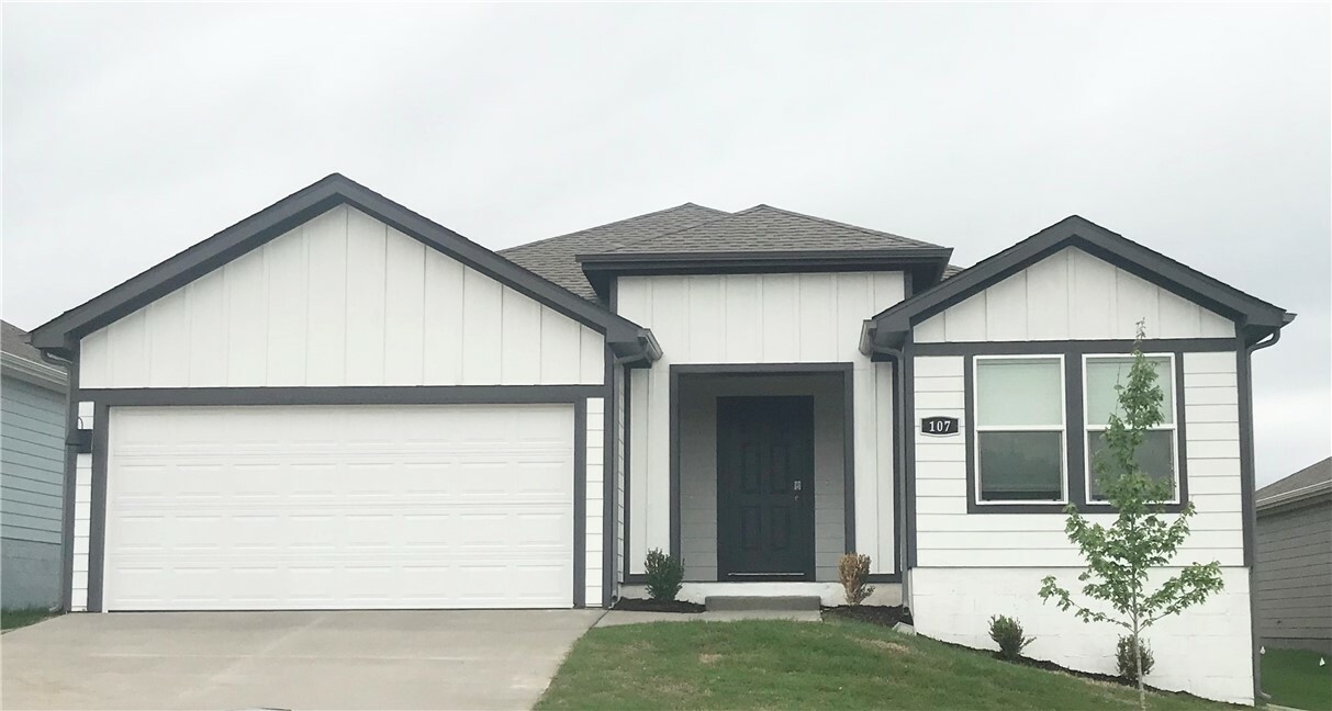 Property Photo: 107 NW Granny Smith Street AR 72734