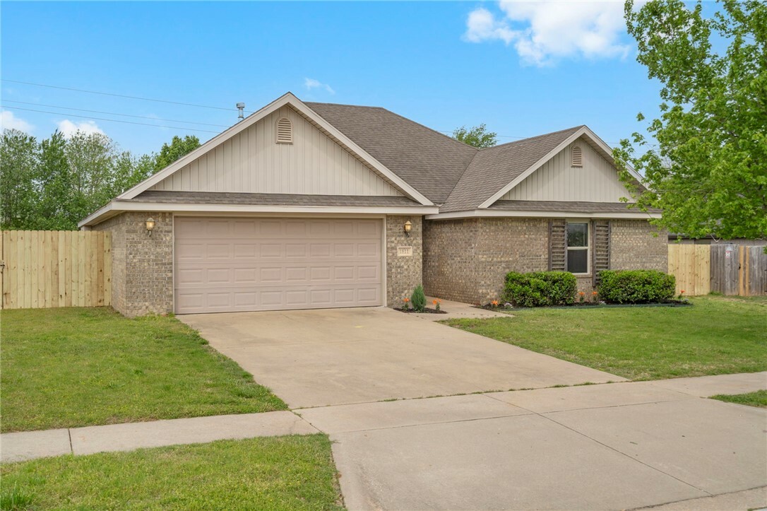 1811 Sinclair Avenue  Fayetteville AR 72701 photo