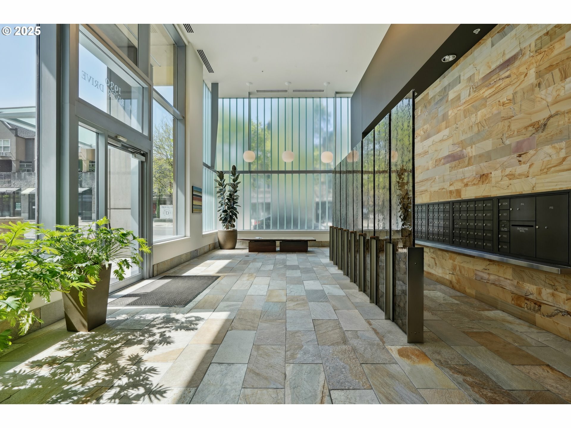 Property Photo: 1930 S River Dr W506 OR 97201
