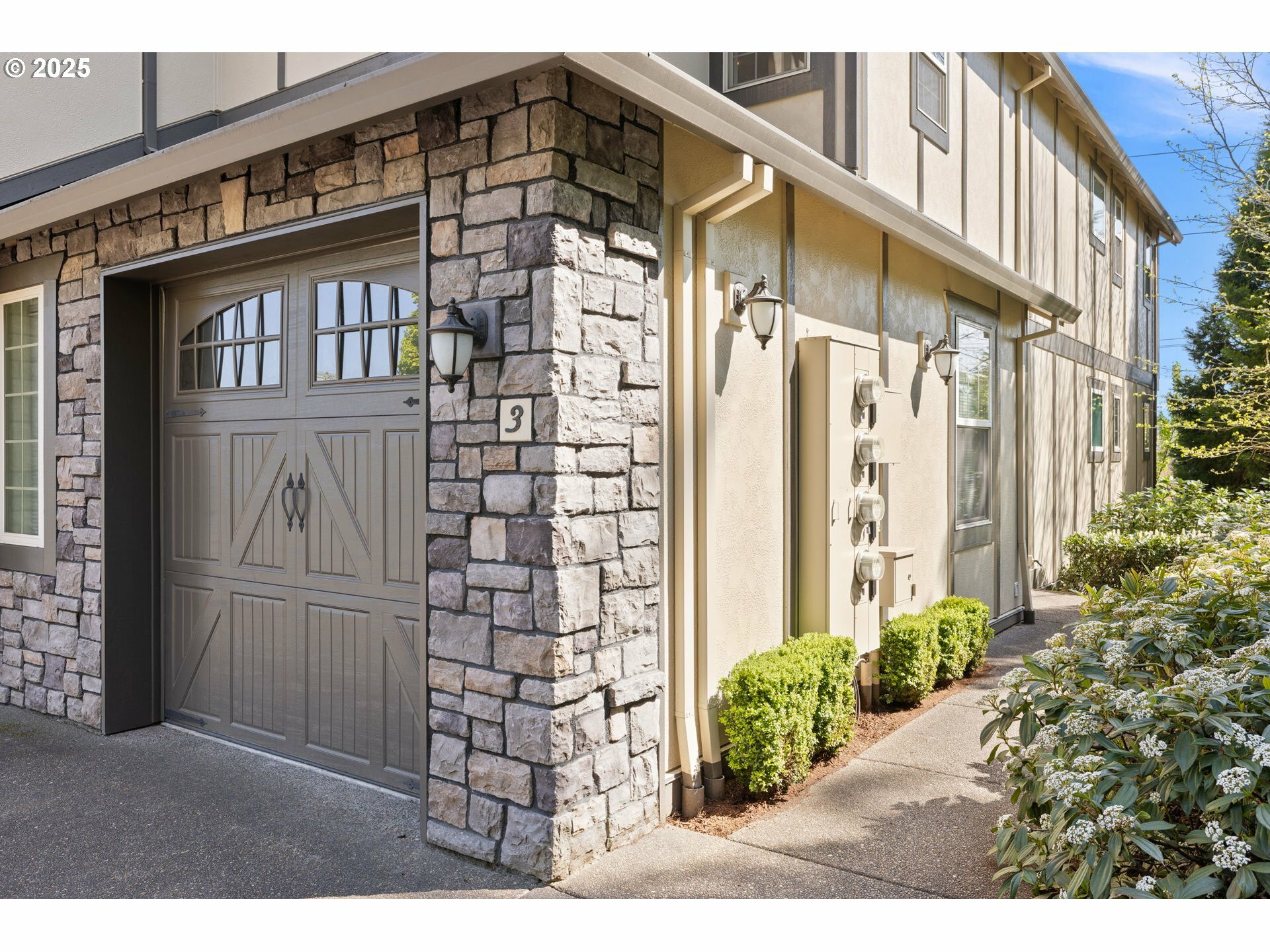 Property Photo: 3646 SW Baird St 3 OR 97219
