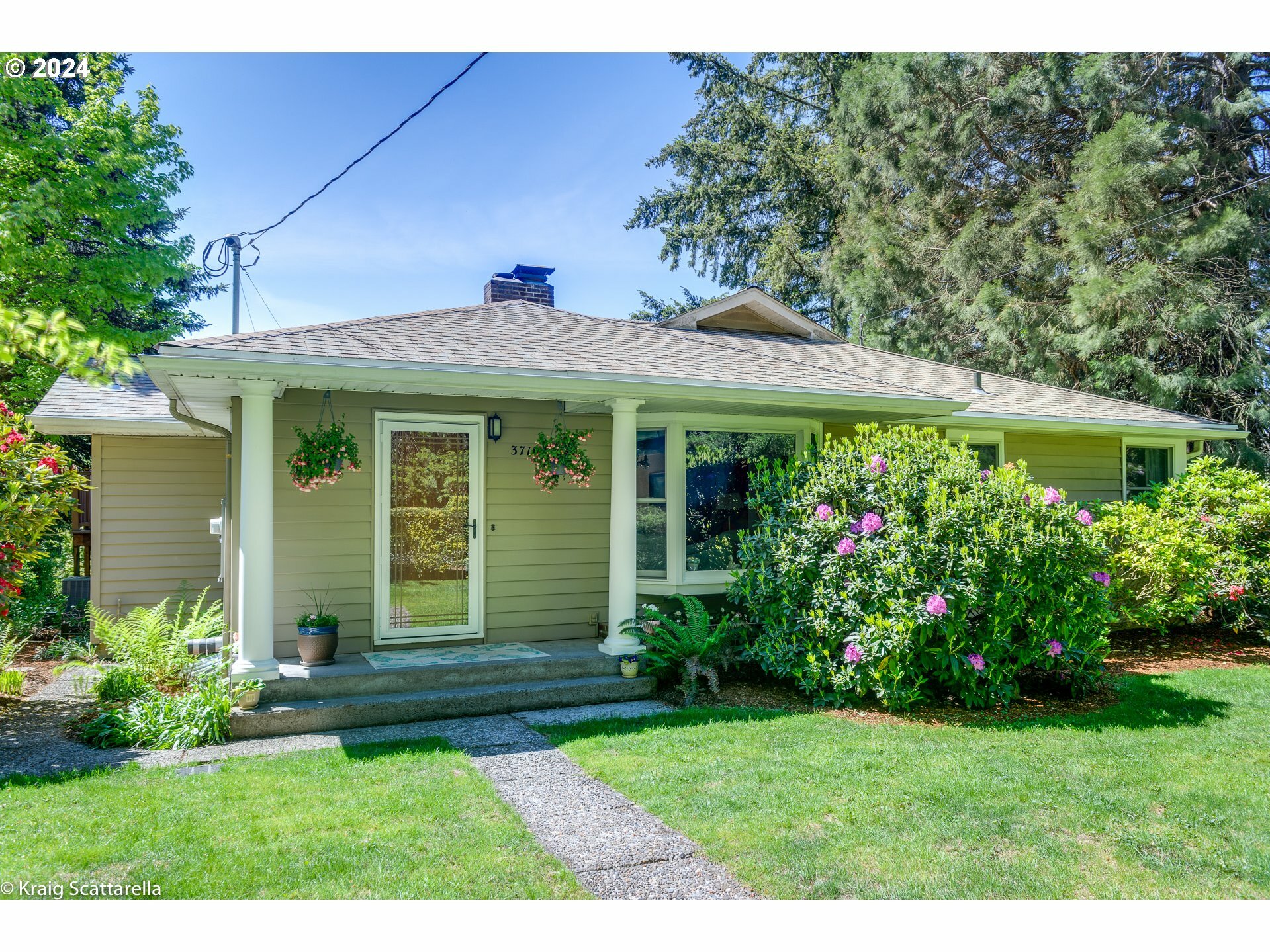 Property Photo: 3710 SW Hamilton St OR 97221