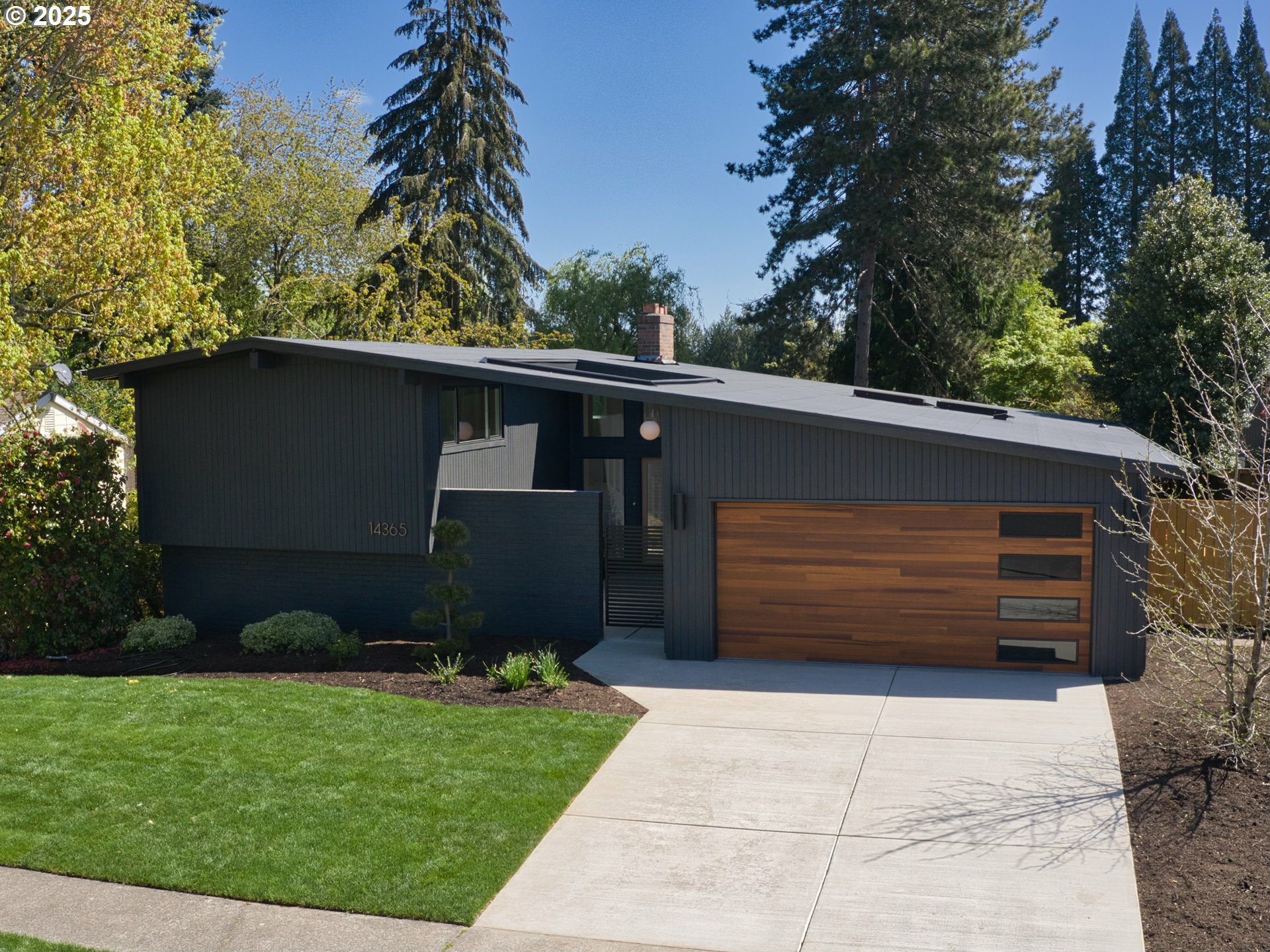 Property Photo: 14365 SW Stallion Dr OR 97008