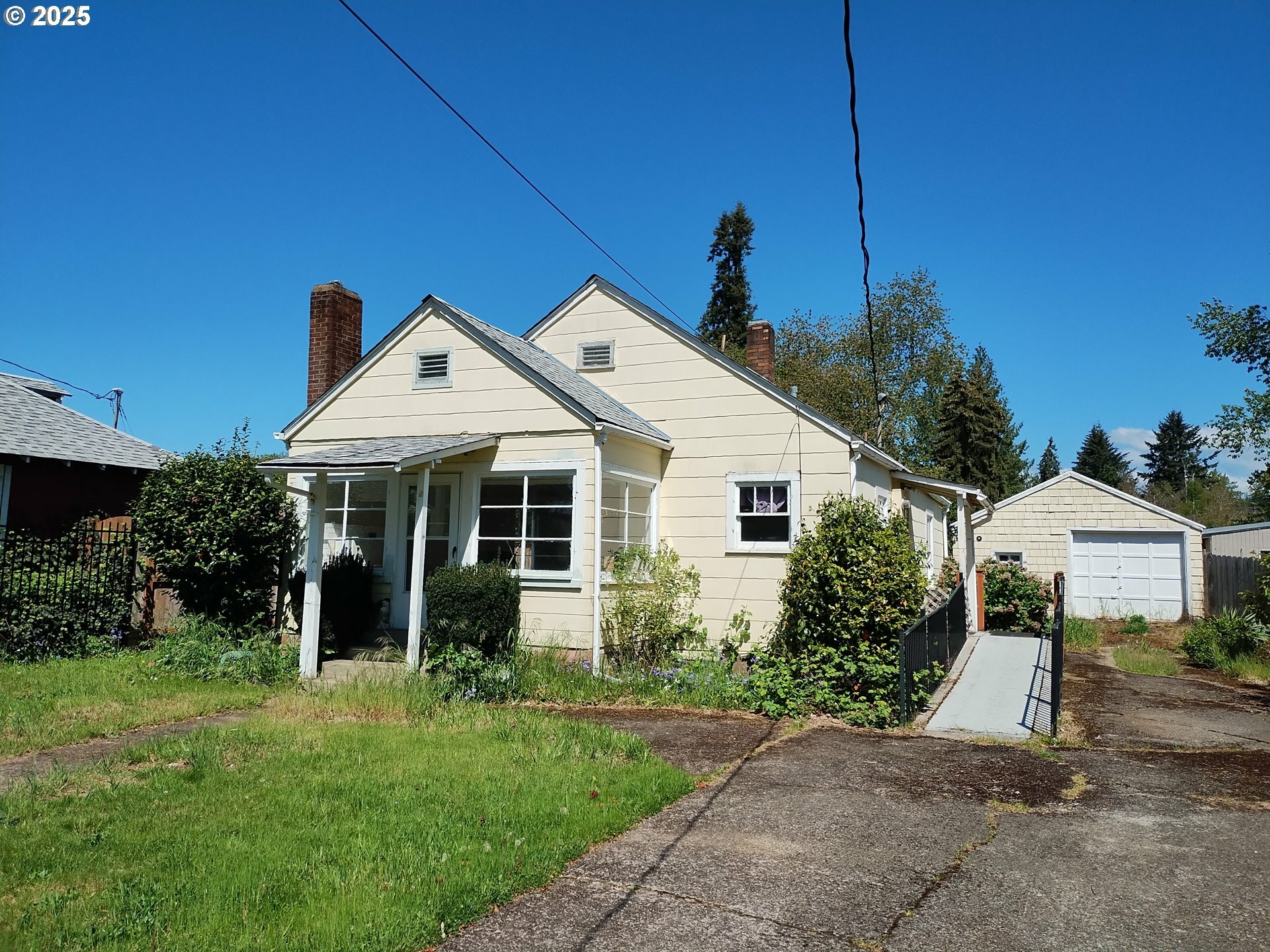 Property Photo: 1811 SE 8th Ave WA 98607