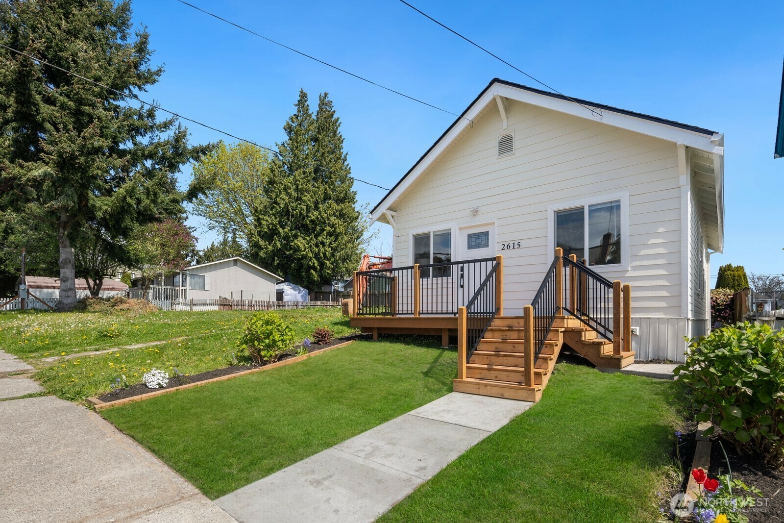 Property Photo: 2615 Harrison Avenue WA 98201