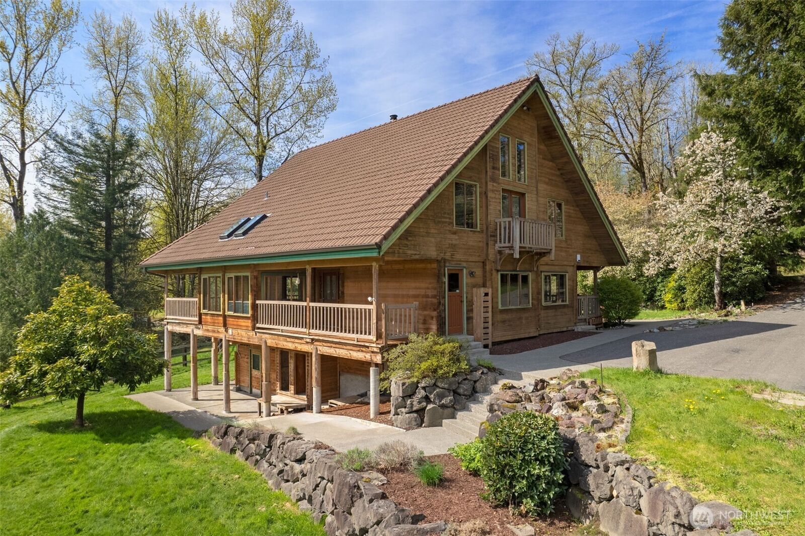 Property Photo: 18608 259th Avenue SE WA 98038