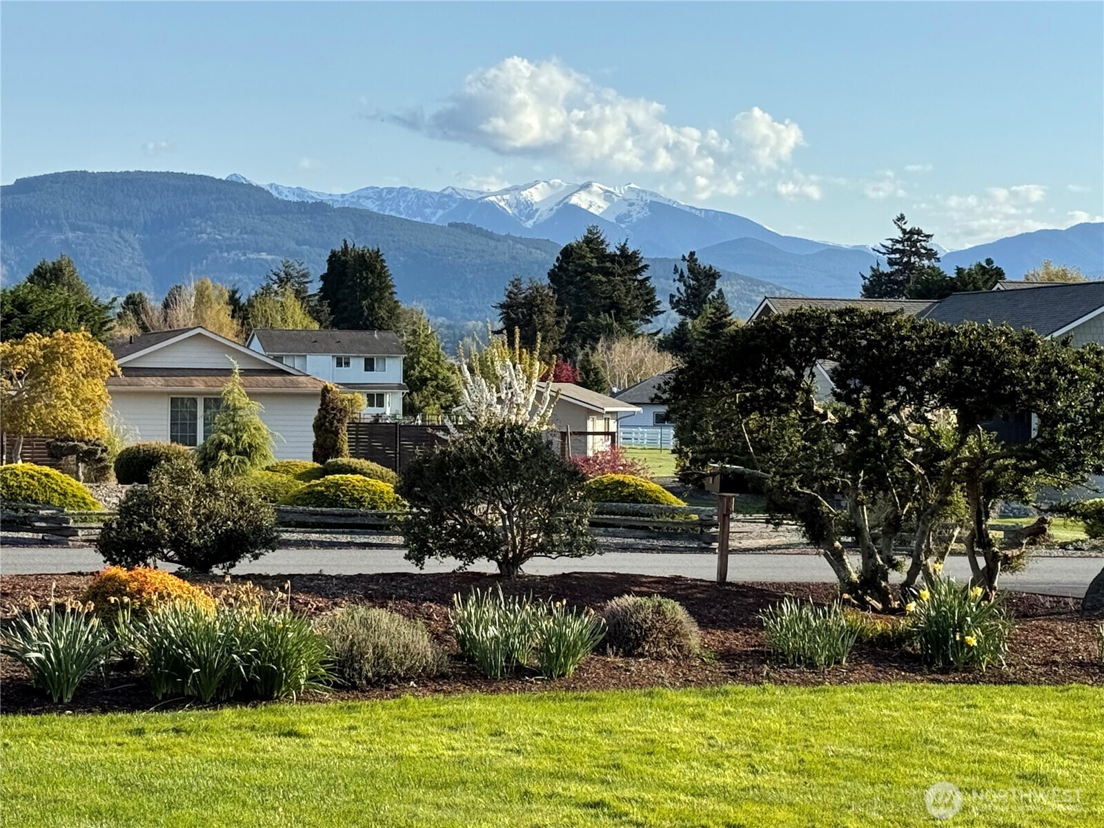 Property Photo: 51 Suncatcher Court WA 98382