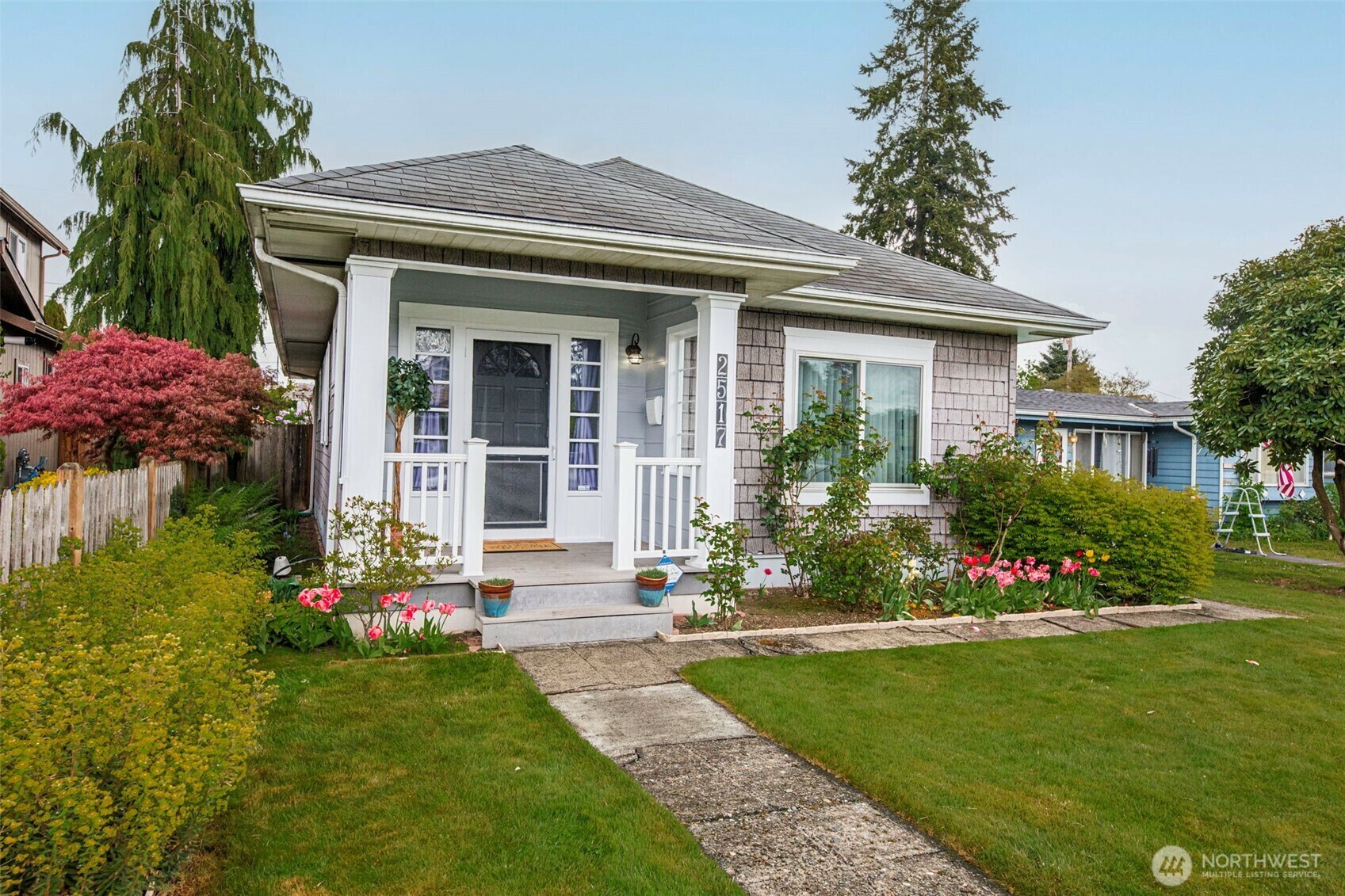 Property Photo: 2517 State Street WA 98201