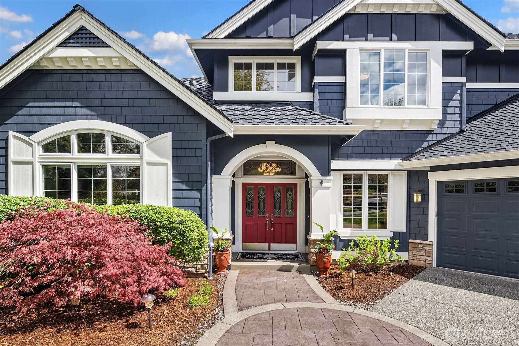 Property Photo: 6802 Cascade Avenue SE WA 98065