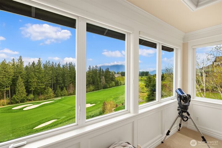 Property Photo:  6802  Cascade Avenue SE  WA 98065 