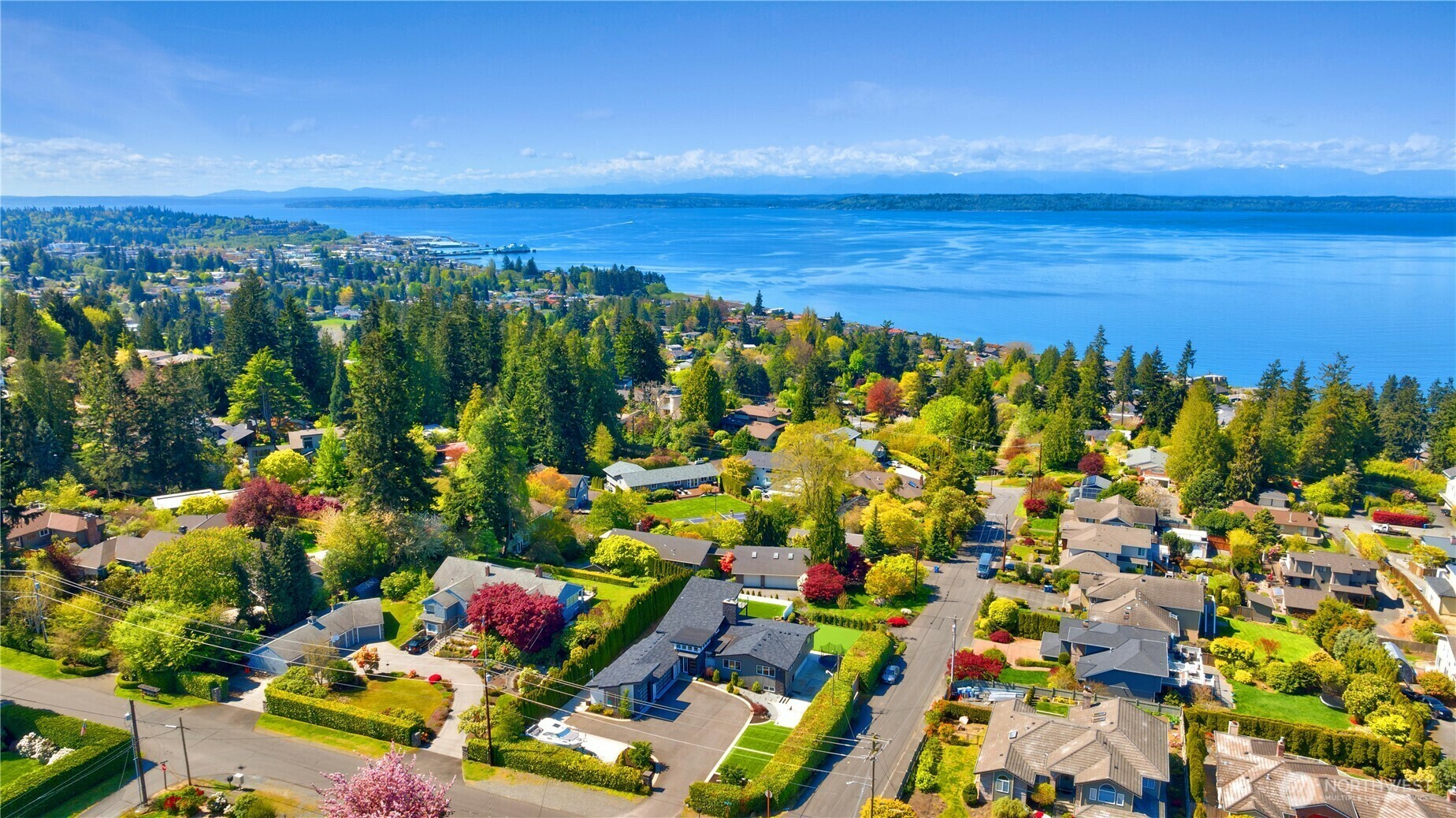 Property Photo: 9224 190th Street SW WA 98020