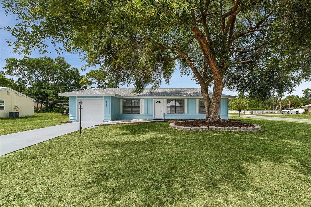 Property Photo:  670 23rd Place SW  FL 32962 