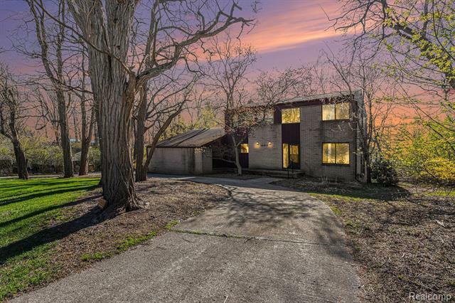 Property Photo: 3668 Bayou Drive MI 48323