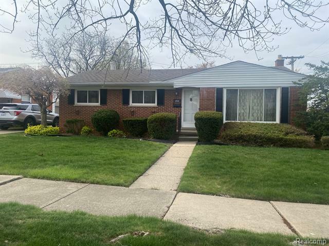 6840 Crestwood Street  Dearborn Heights MI 48127 photo