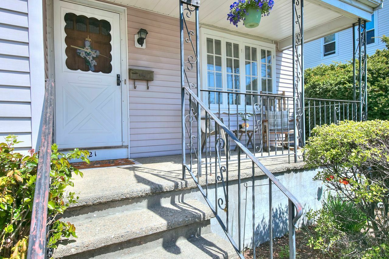 Property Photo: 121 Victory Street CT 06615