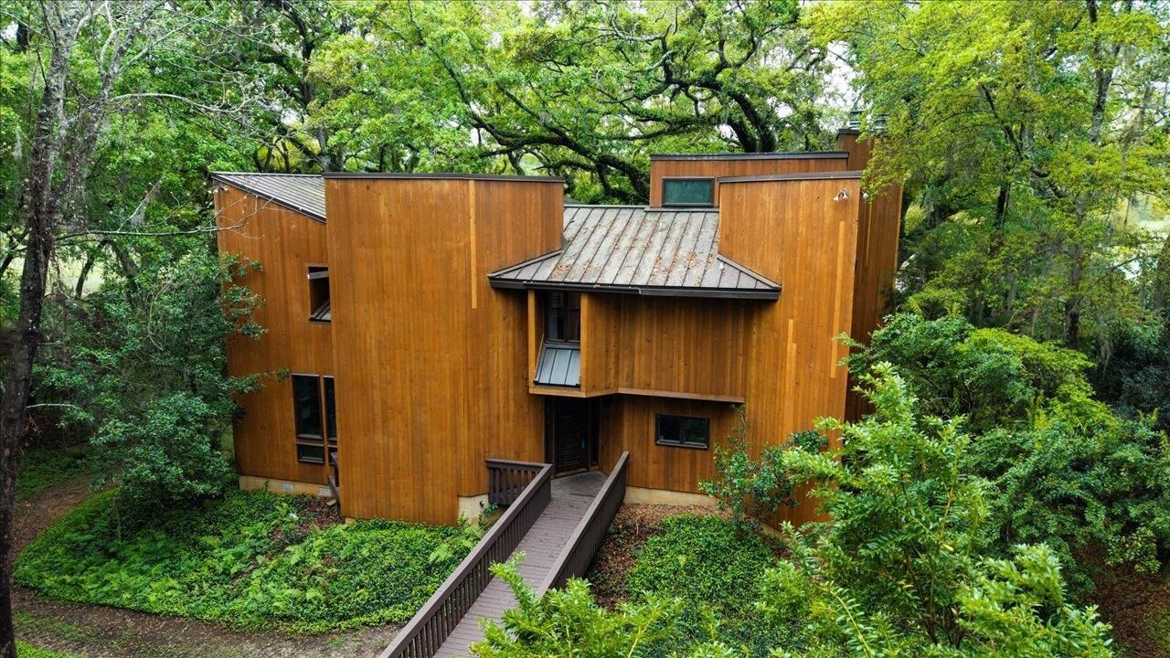 Property Photo:  2801 Edenderry Drive  FL 32309-2631 