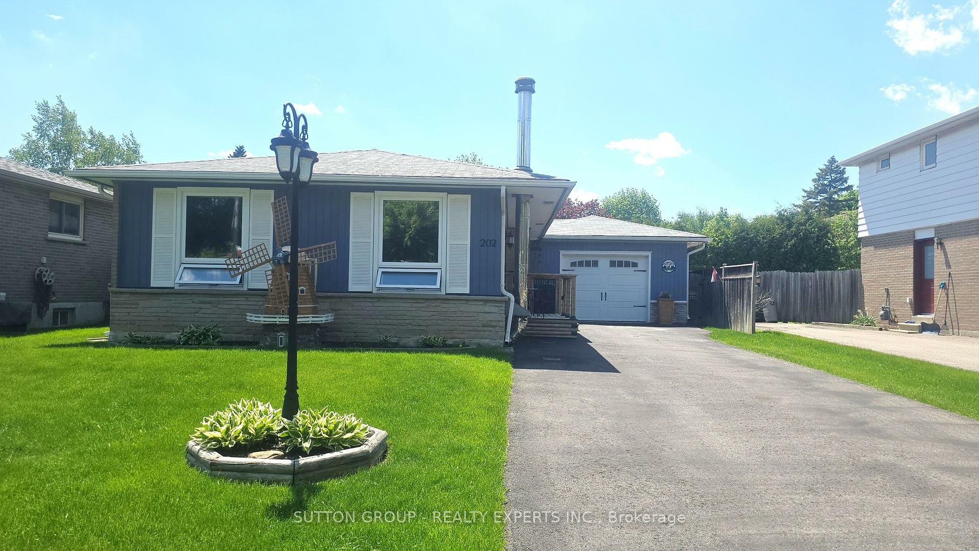 Property Photo:  202 Archdekin Drive  ON L6V 1Z1 