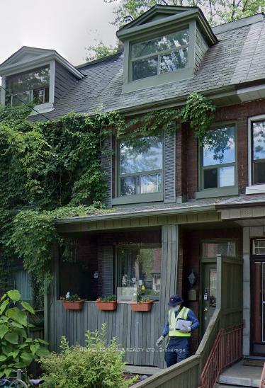 Property Photo: 42 Claremont Street Apt 2 ON M6J 2M5