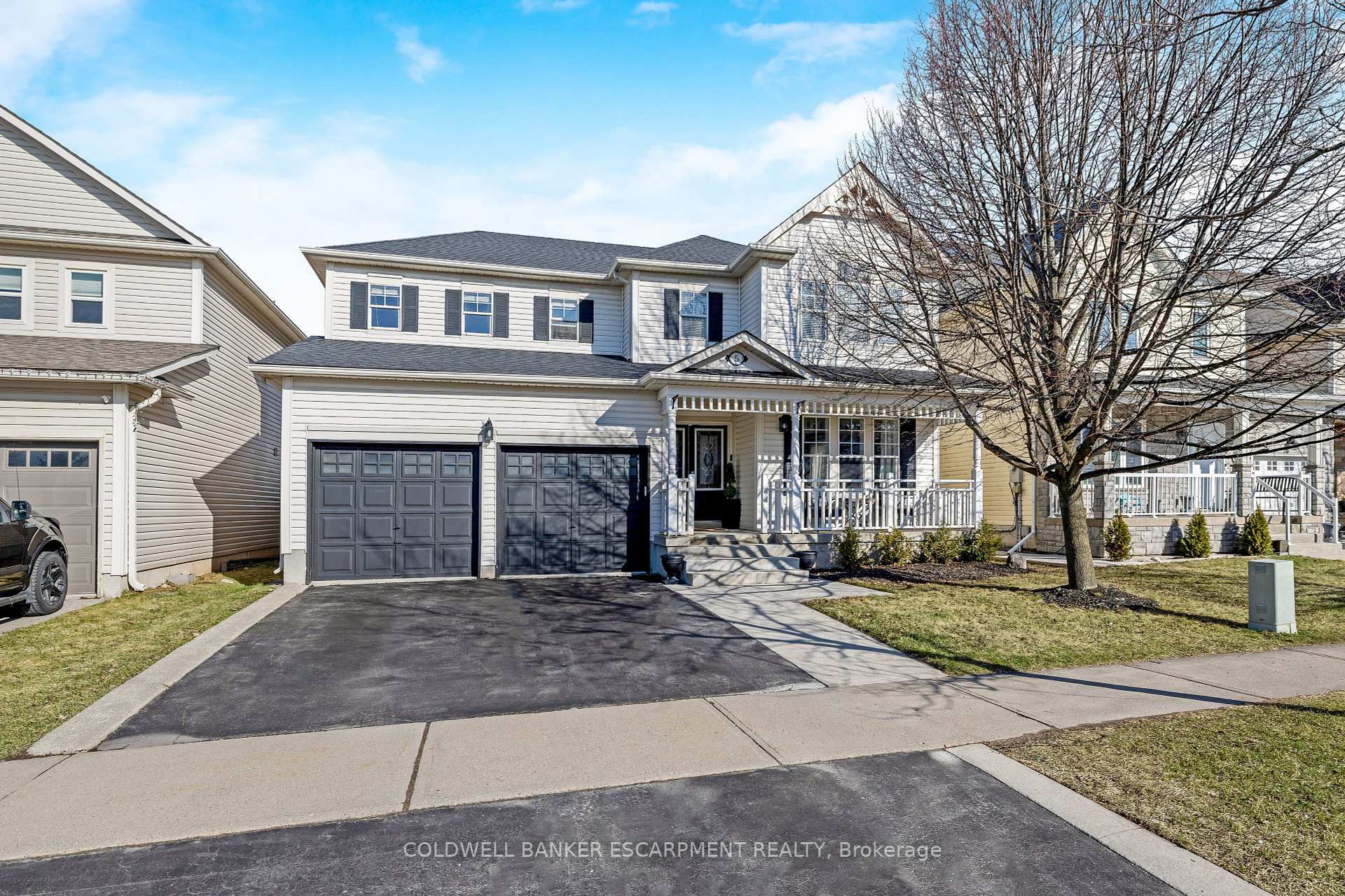 Property Photo: 5 Tanners Drive ON L7J 3A2