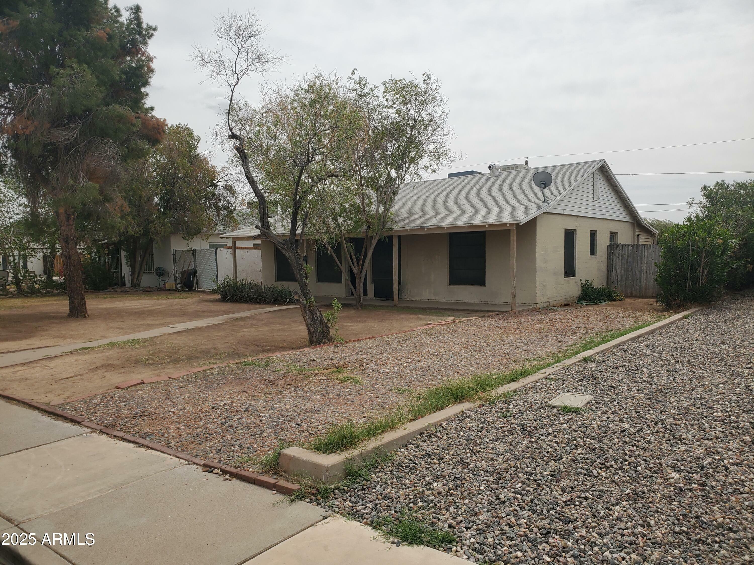 Property Photo: 1363 E Clarendon Avenue AZ 85014