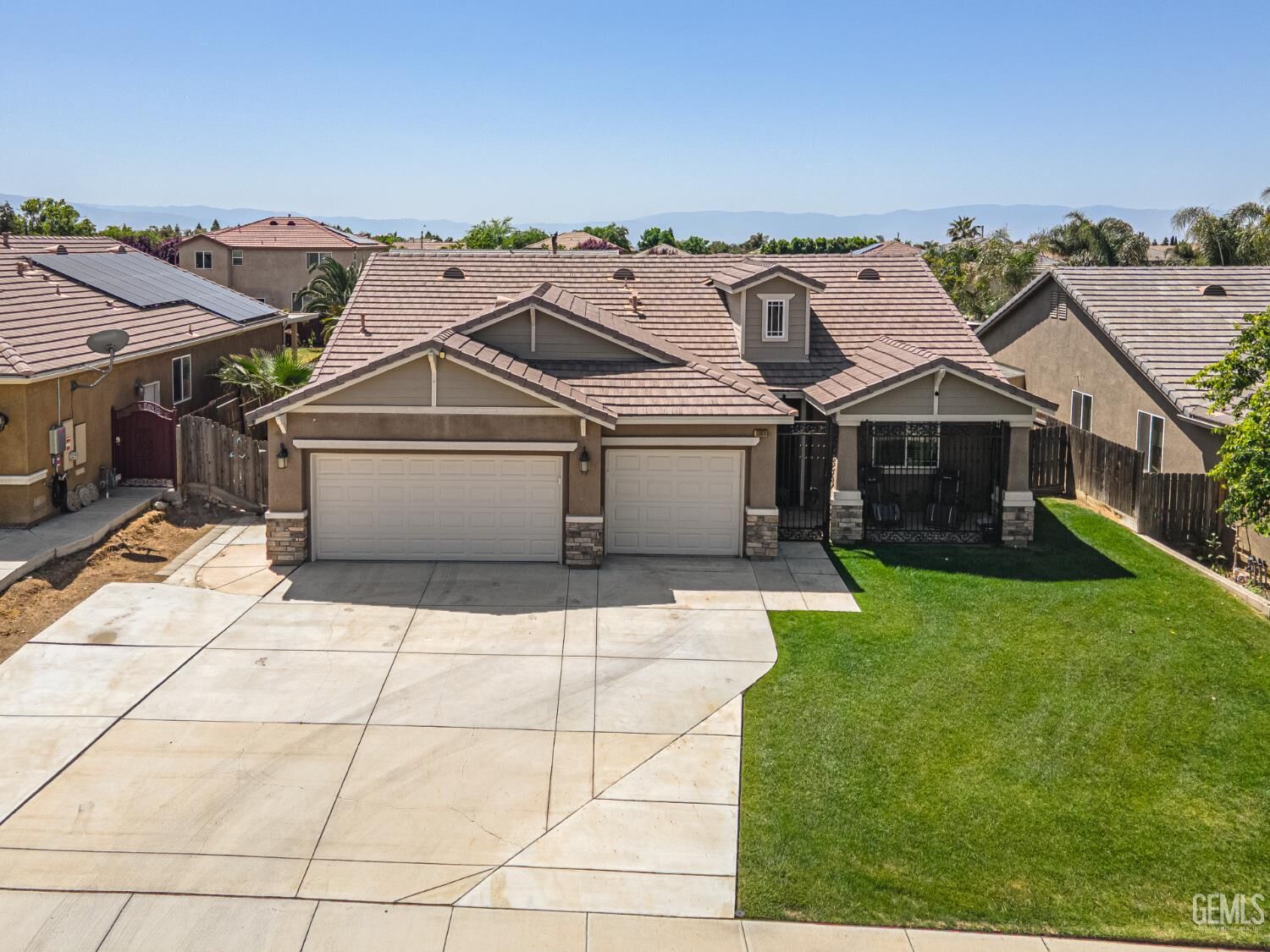 Property Photo: 10909 Rainwater Lane CA 93306