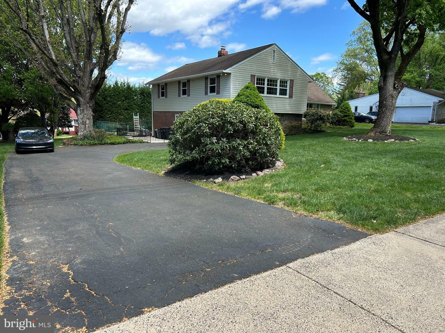 Property Photo: 297 Moreland Road PA 19006