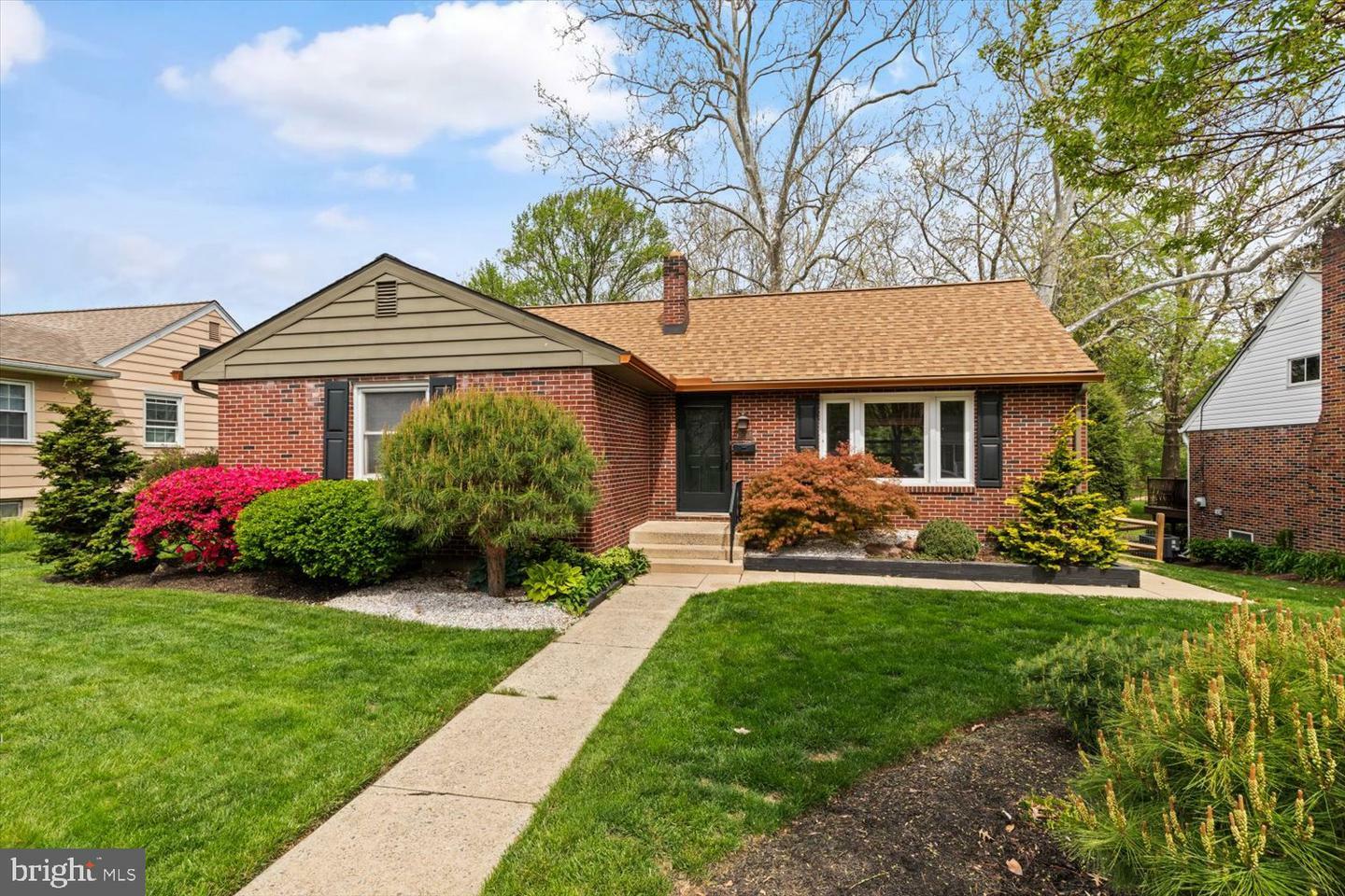 951 Parkside Lane  Lancaster PA 17601 photo