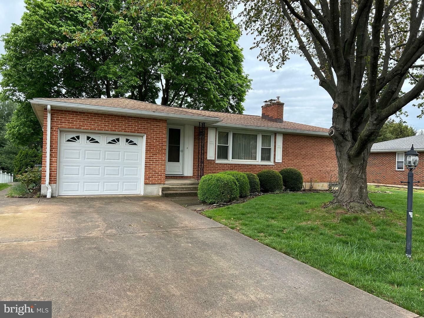 Property Photo: 201 Haybrook Drive PA 17406