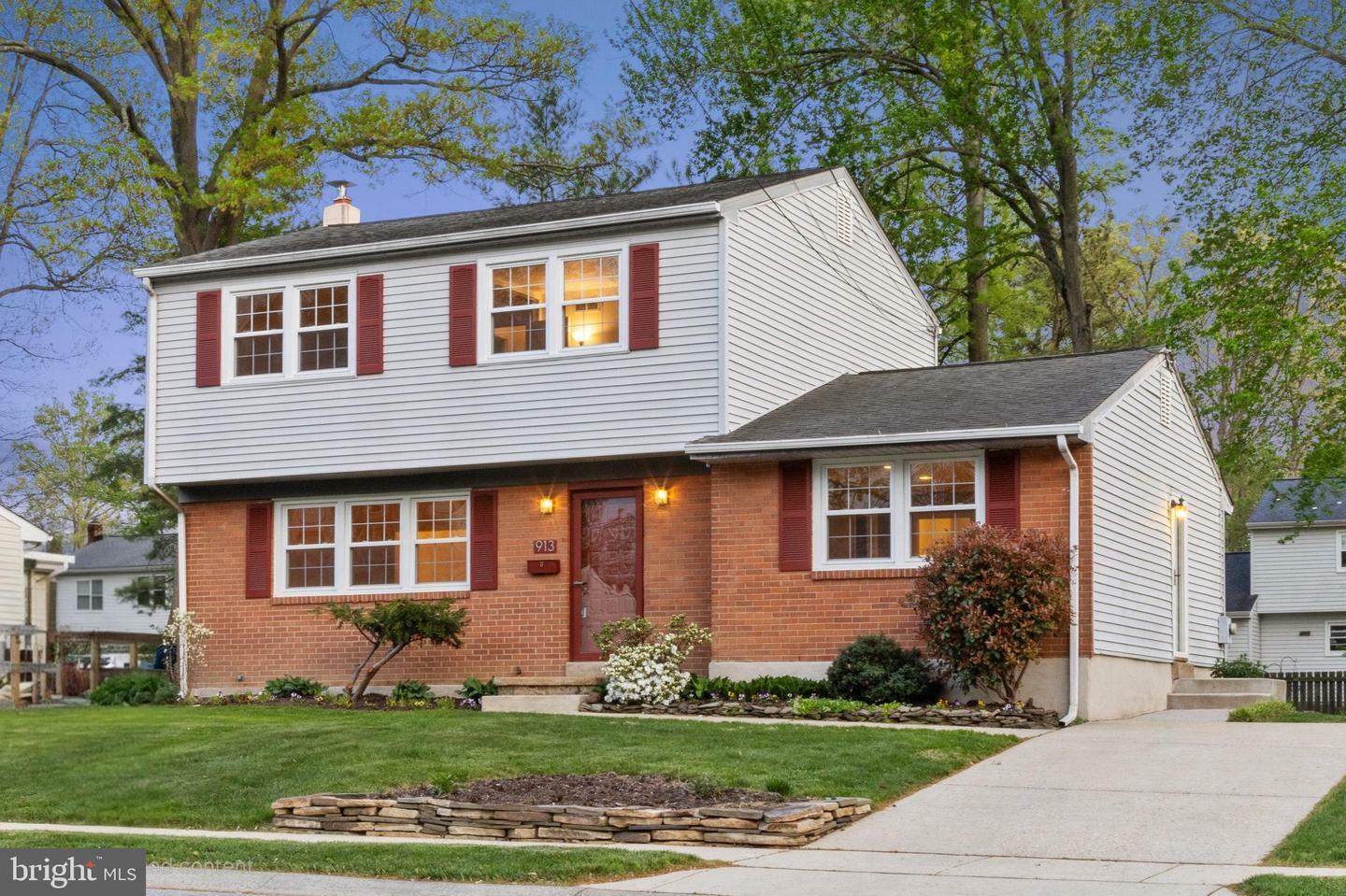 Property Photo: 913 Kenilworth Avenue DE 19711