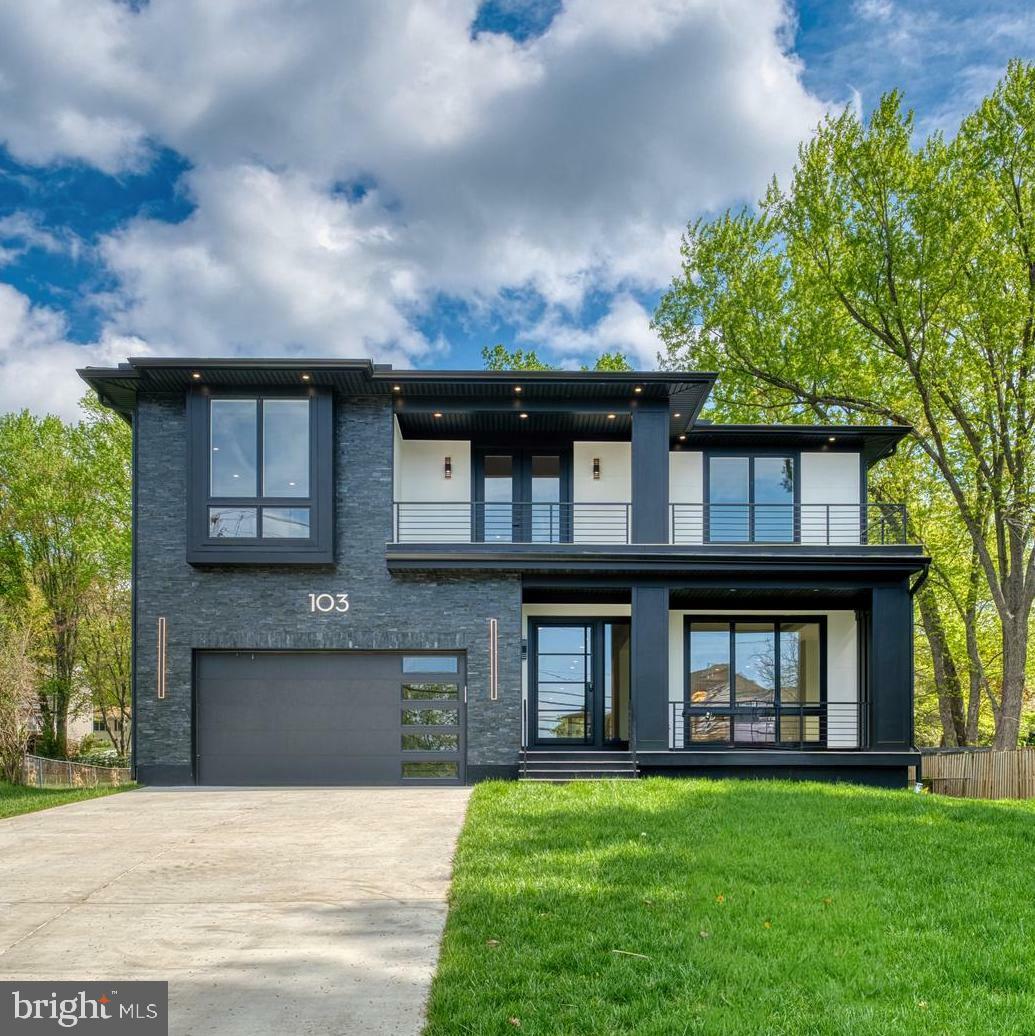 103 Saint Andrews Drive NE  Vienna VA 22180 photo