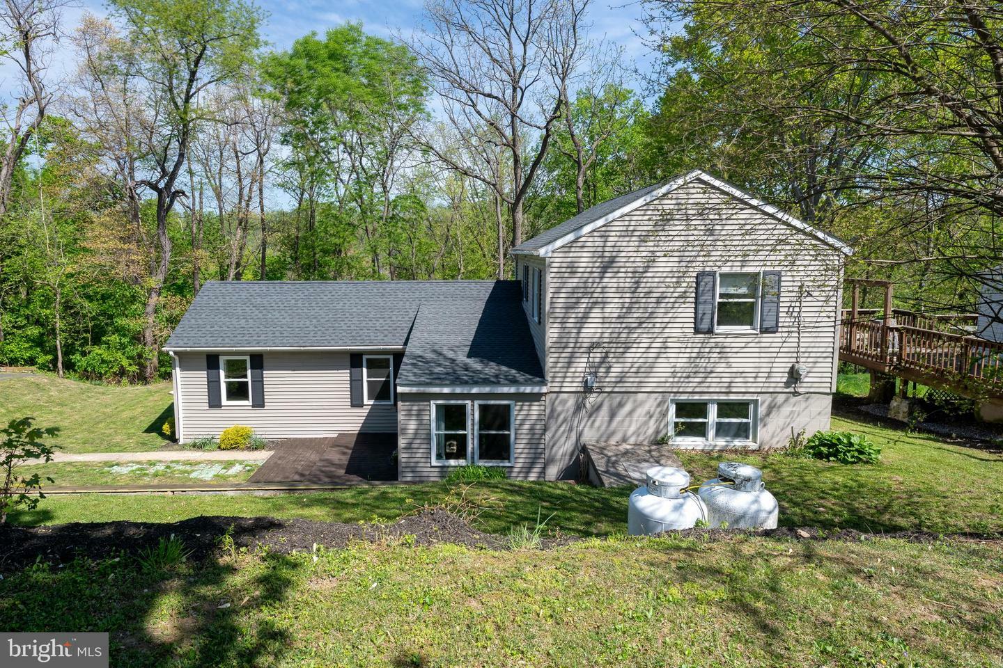 Property Photo: 724 Baumgardner Road PA 17603